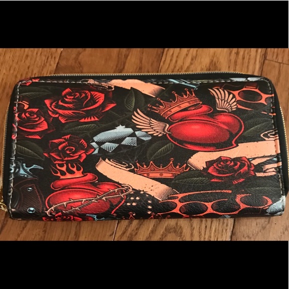Hearts and Roses Wallet - Picture 1 of 3